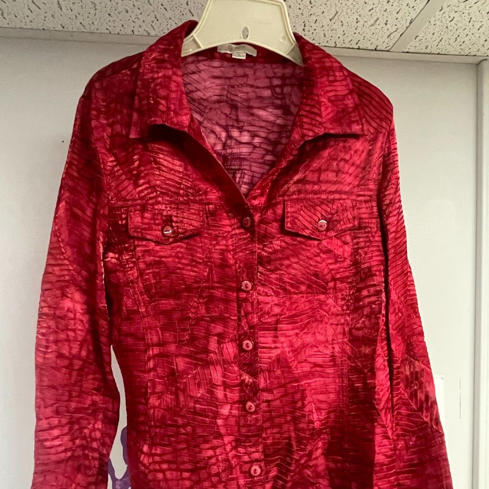P339 - Erin Womens Button Up Shirt, with two breast pockets size Medium
